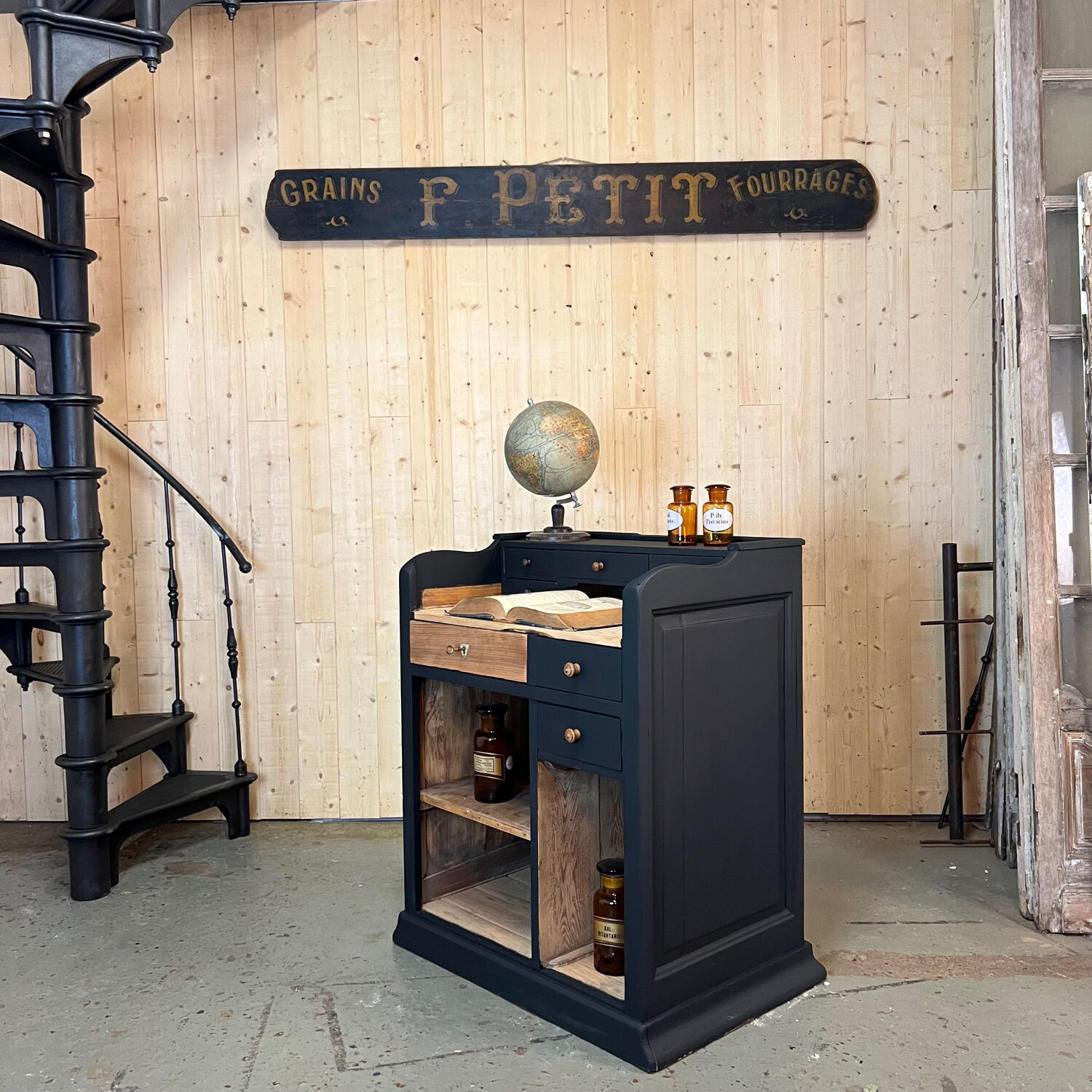 Store checkout counter