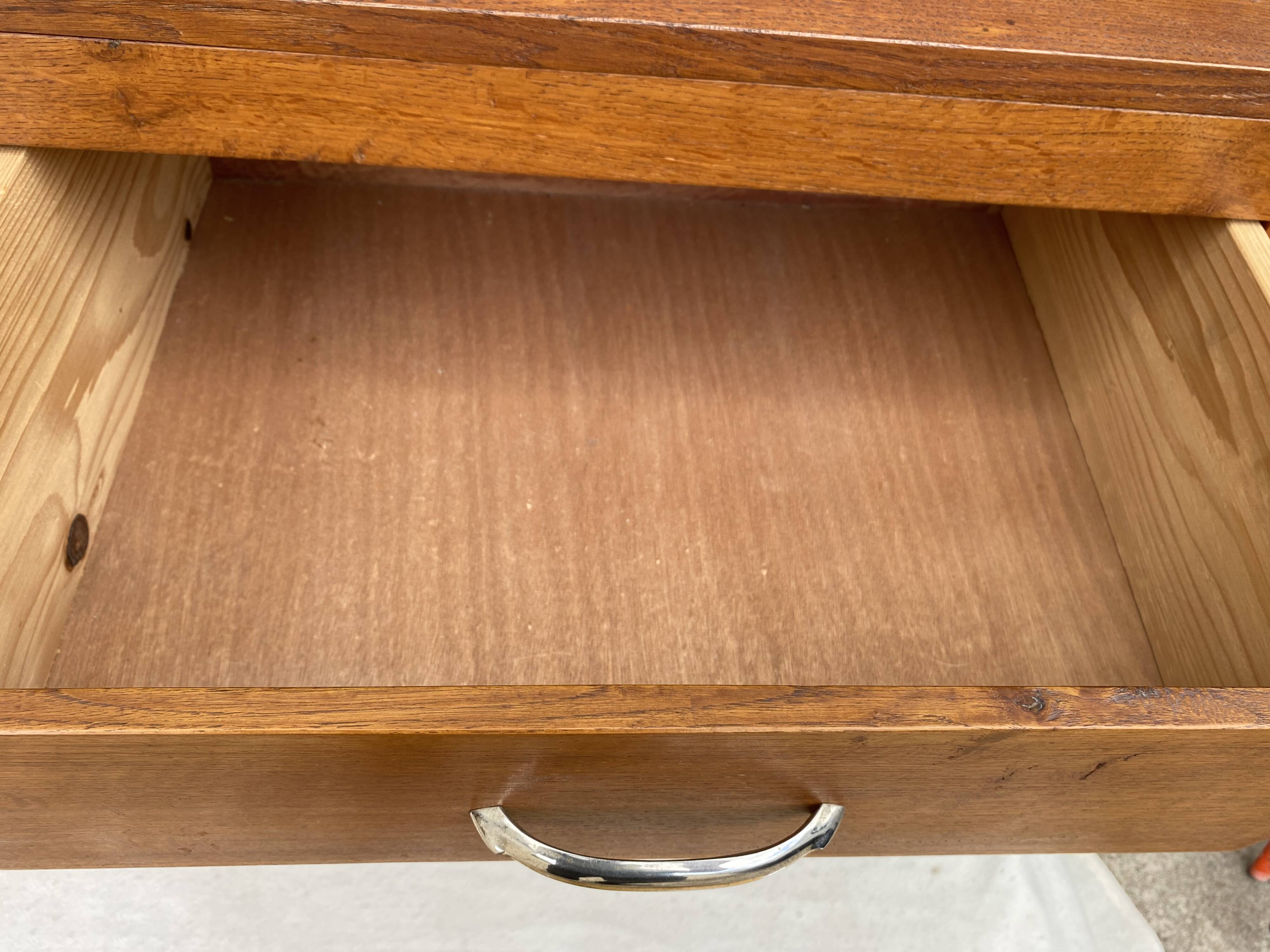 Petite armoire-commode asymétrique vintage