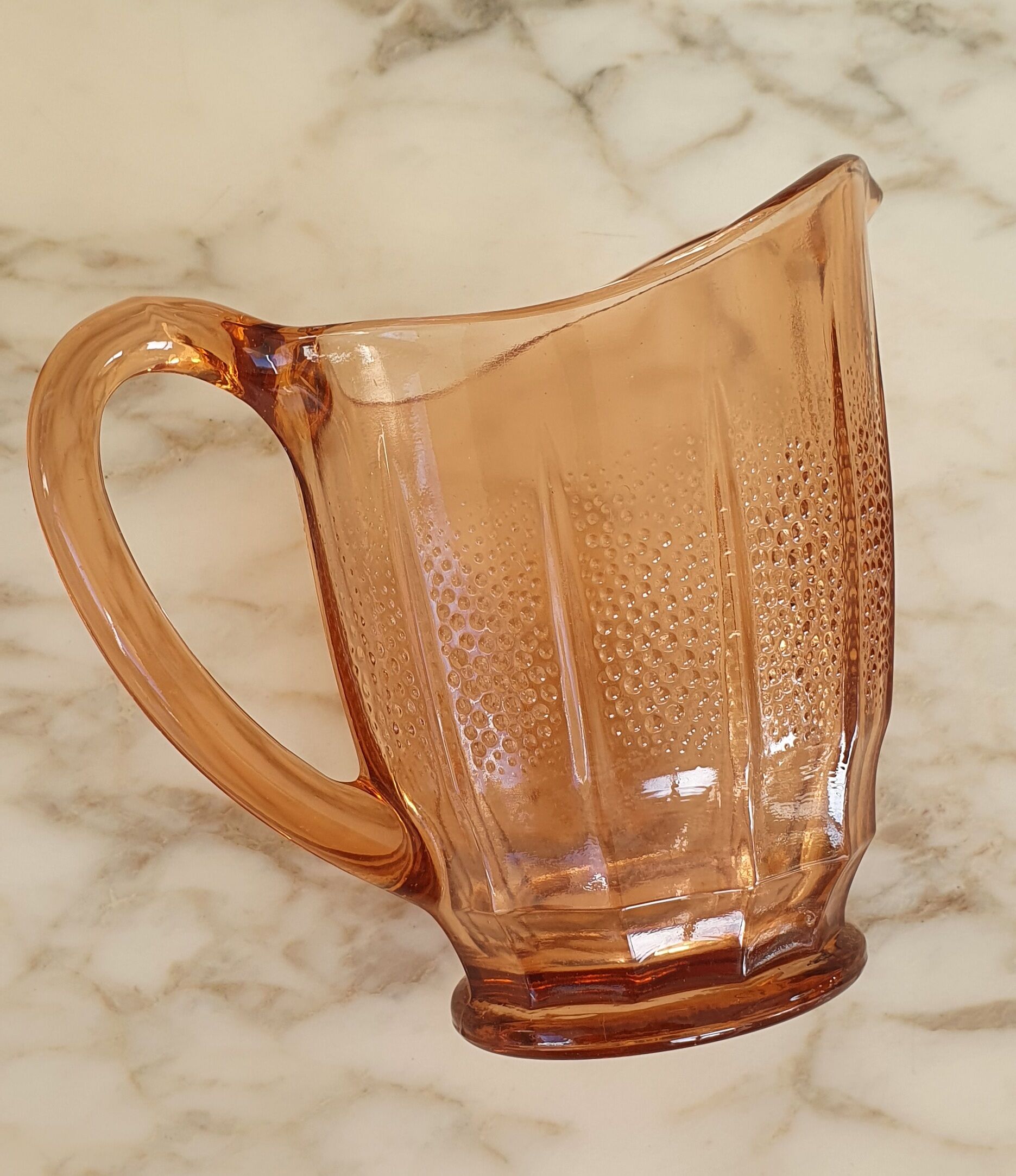 Pichet verre rose 1960