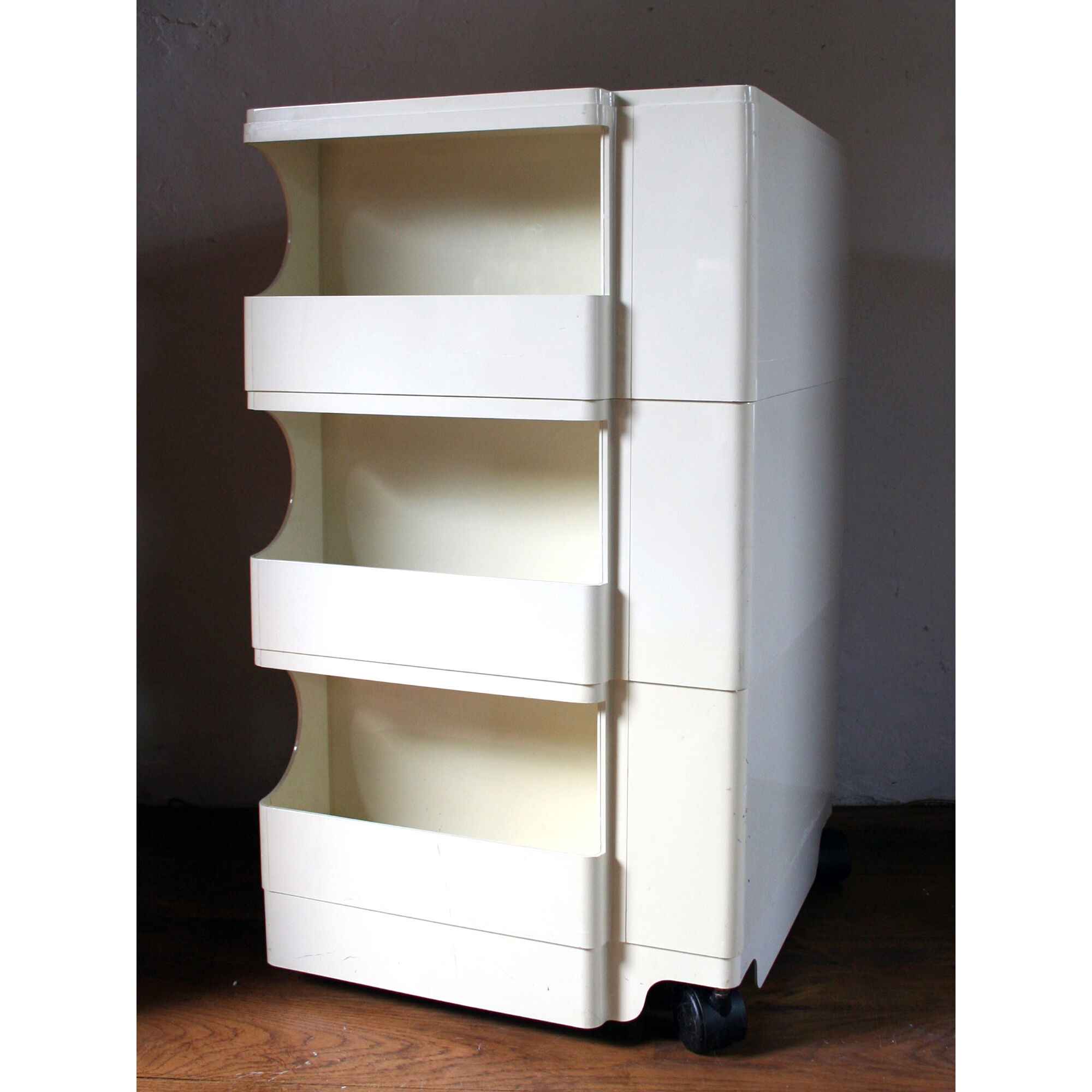 Serving white Bobby by Joe Colombo vintage 70s