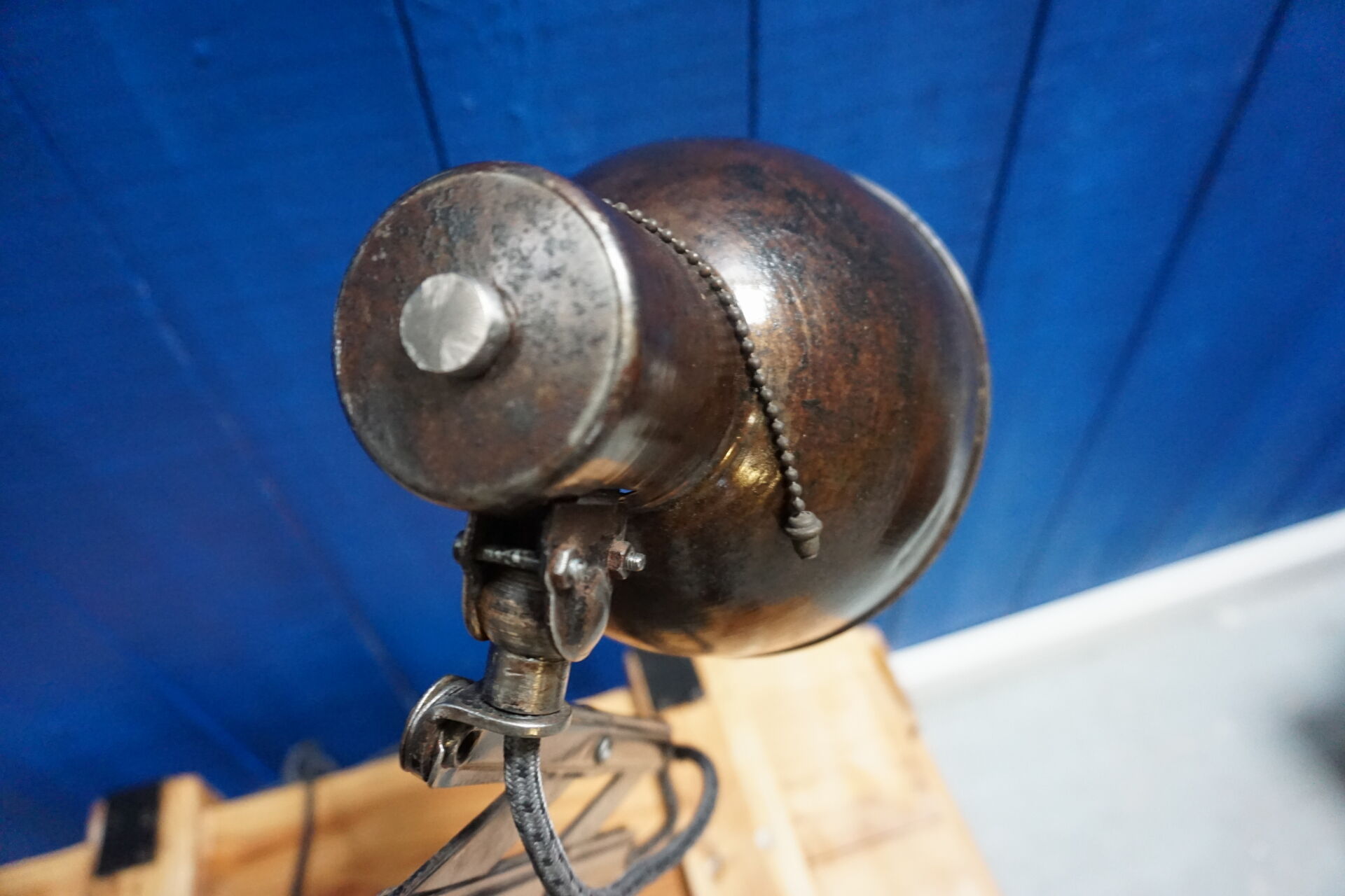 Lampe de table de bureau de ciseaux industriels de cru des années 1950