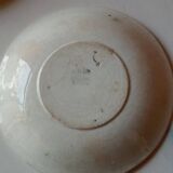 Deux assiettes en barbotines, H B, Choisy le roi