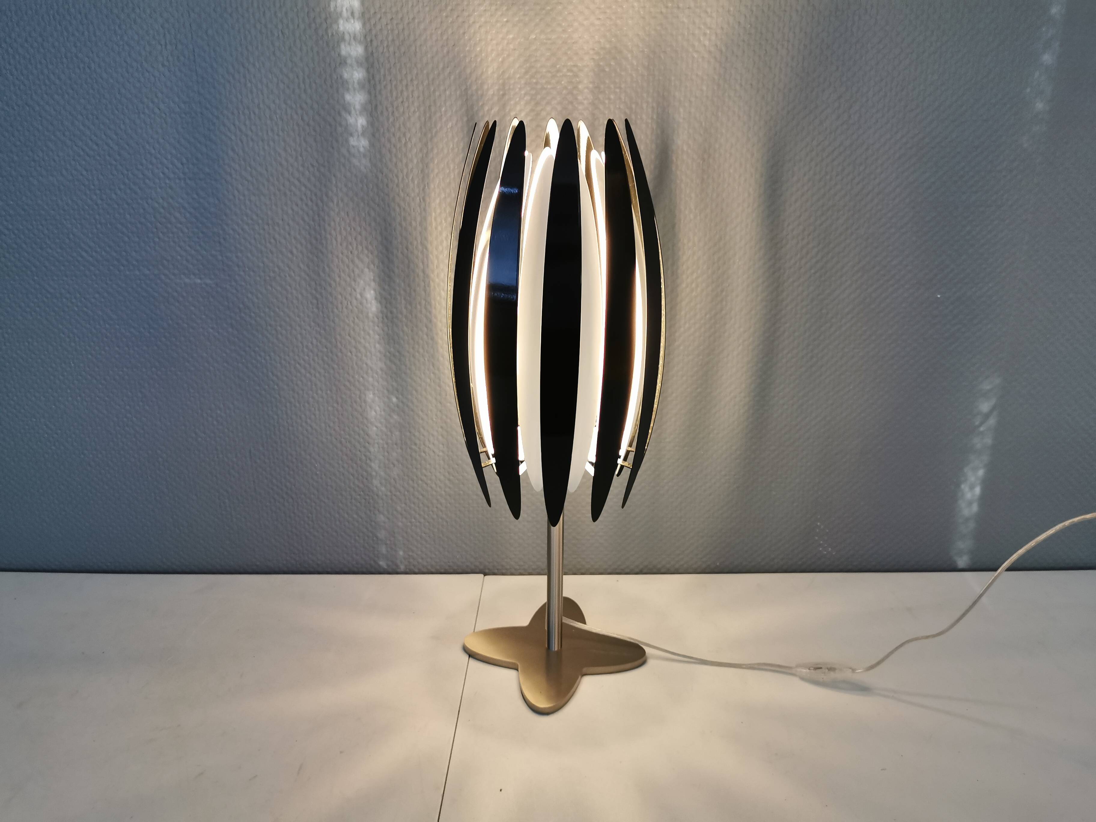 large and heavy table lamp,  by Benny Frandsenin the mid 1980s for Frandsen Lightning. Model JAWS
