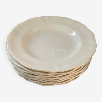 8 assiettes porcelaine blanche