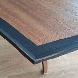 Pedestal table