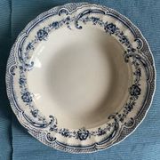 Round dish in old Wedgwood ironstone 