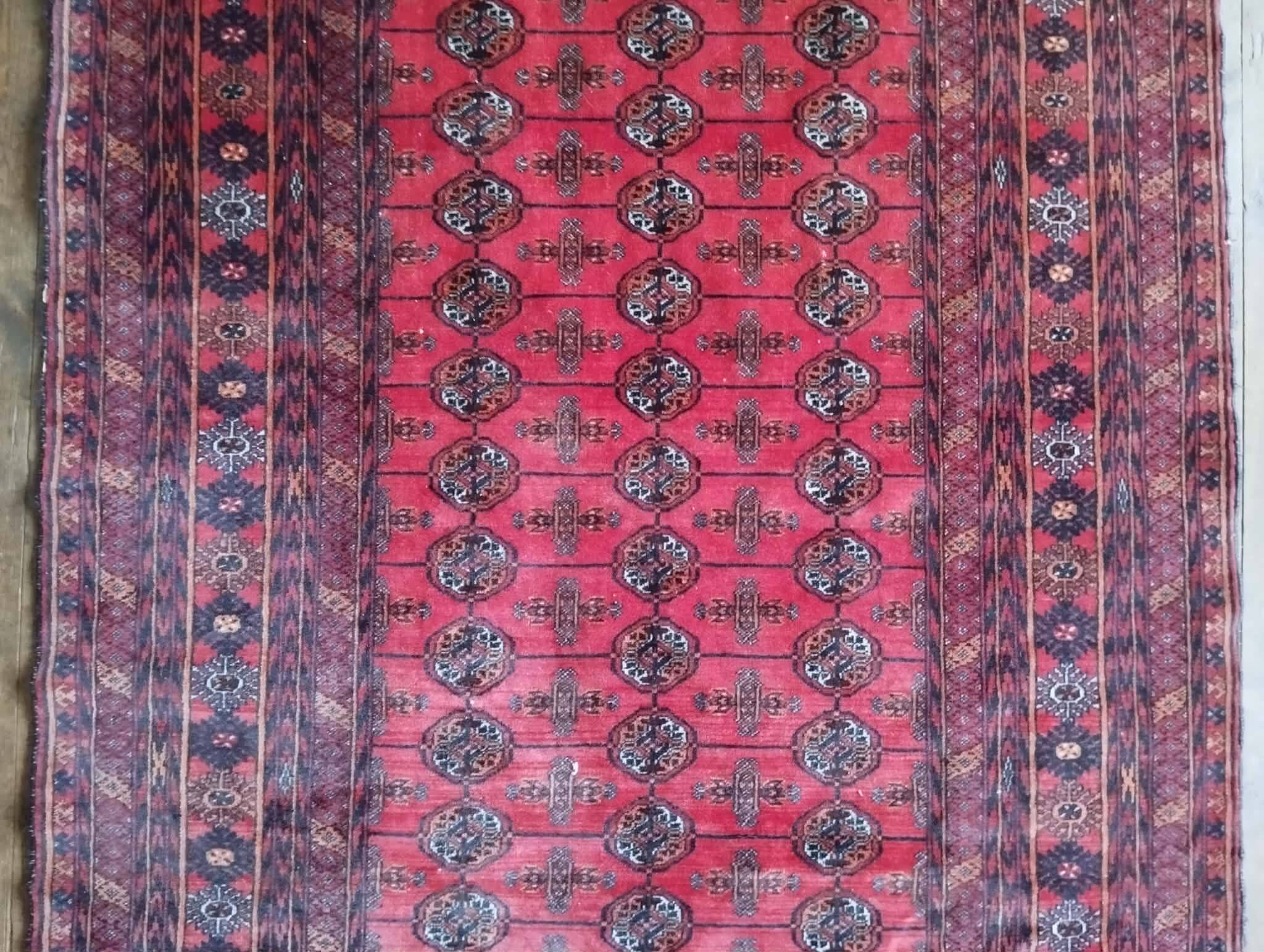 Handmade Turkmen Bukhara carpet 170x122cm