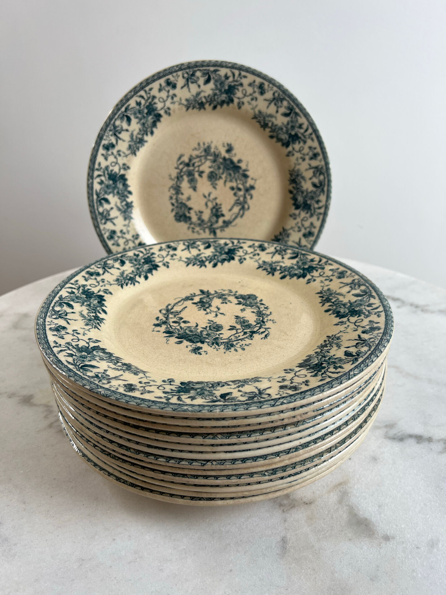 Ironstone gien 1875 — bouquet of roses collection set of 12