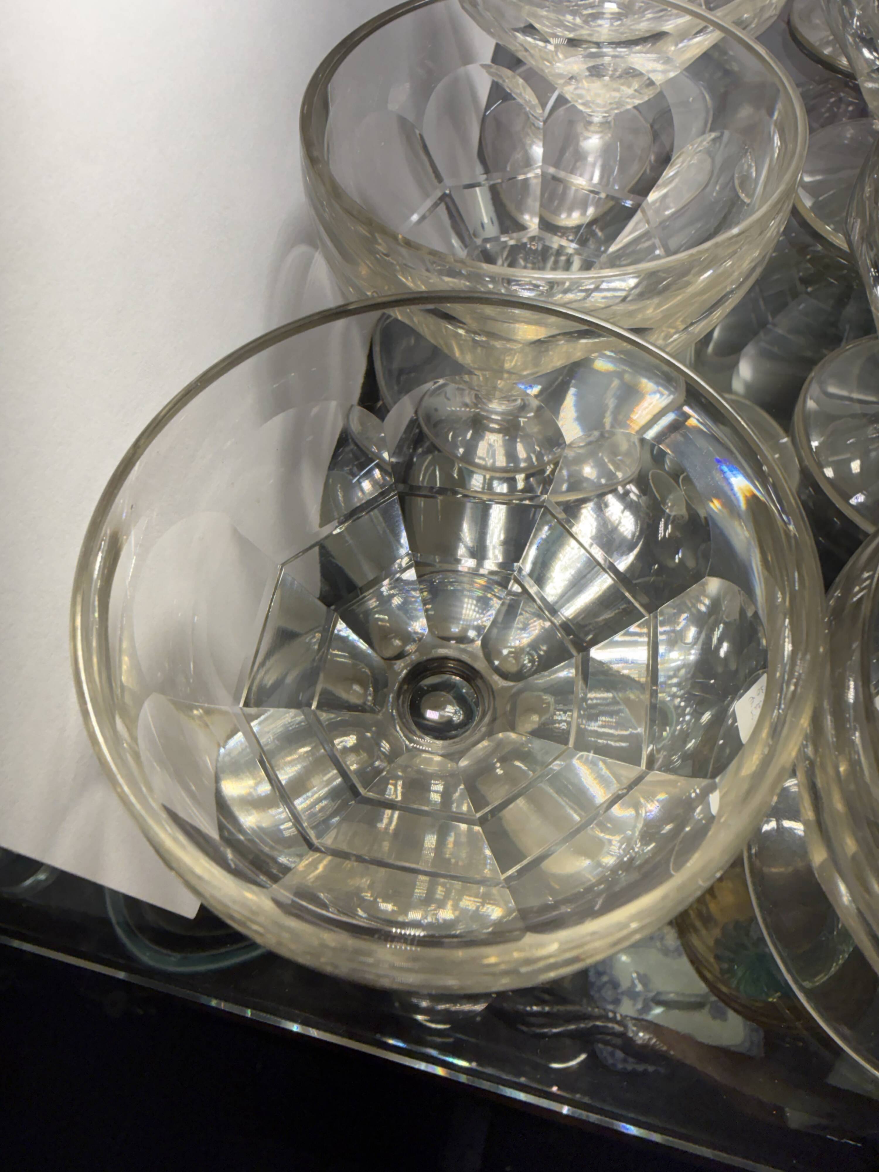 10 champagne glasses in St Louis