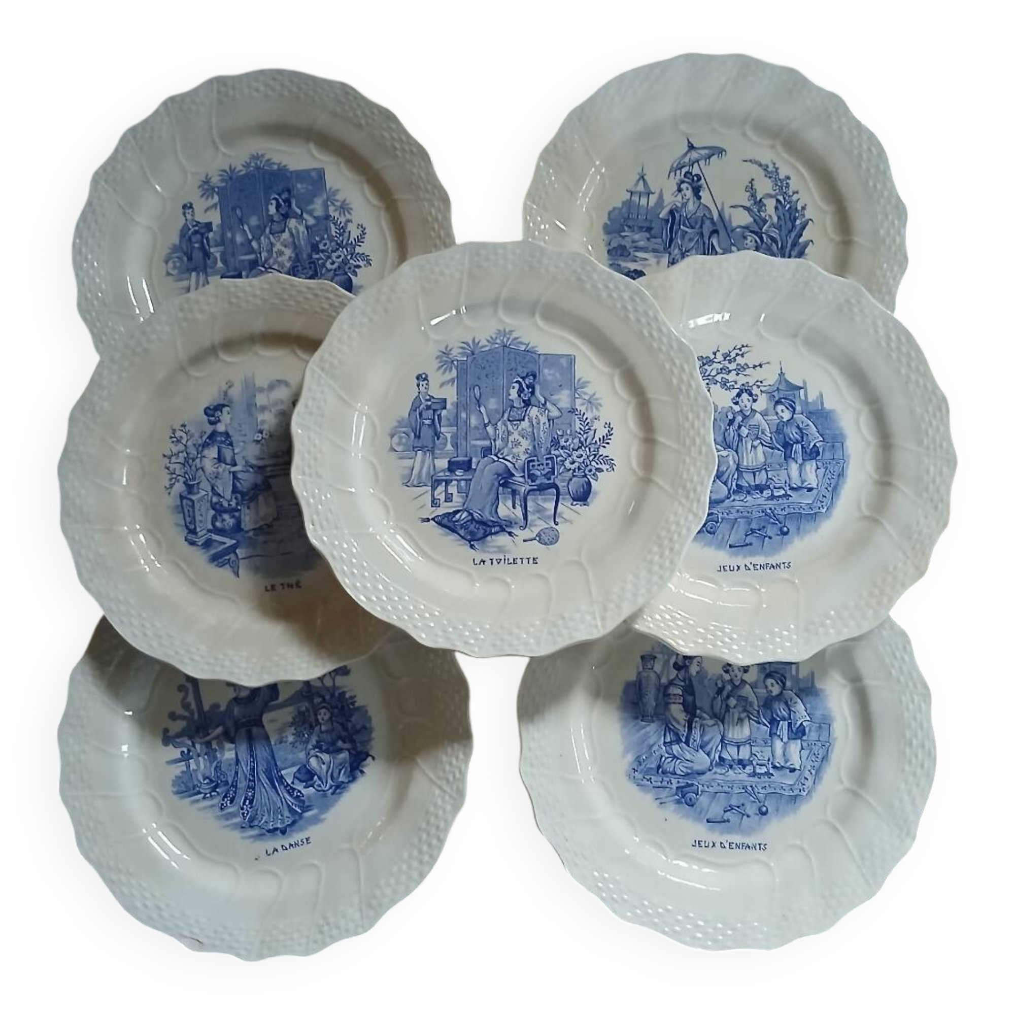 7 assiettes à dessert anciennes en Terre de fer 