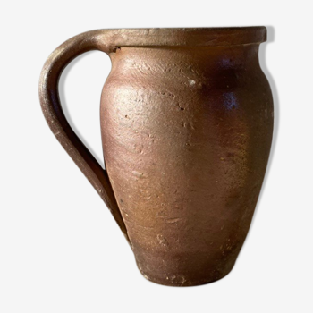 Pitcher earth pot