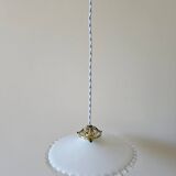 Suspension vintage en opaline dentelée