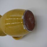 Pichet en céramique jaune