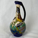 Amphore à motifs floraux