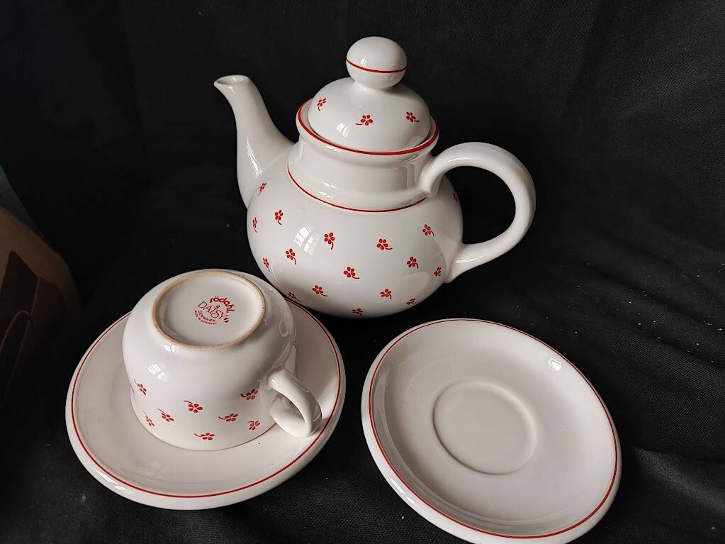 Daisy Denmark/sodahl / Germany /teapot /cup