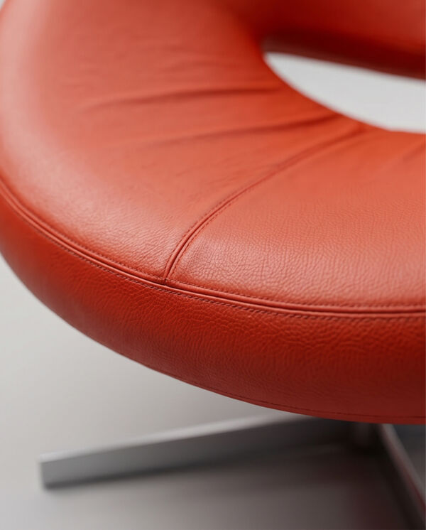Fauteuil Nuage Roche Bobois en cuir, en état neuf.