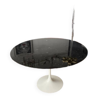 Eero Saarinen Knoll edition table 120cm (chip repaired on the edge)