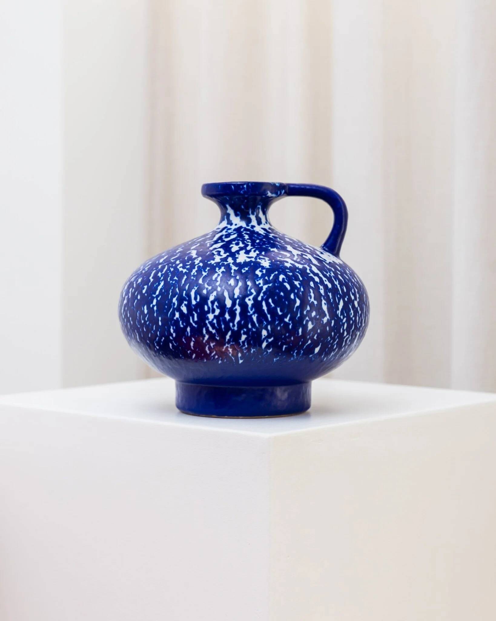 Deep cobalt blue glazed ceramic vase by VEB Haldensleben, mid-century 1960s Fat Lava style