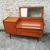 Scandinavian dressing table