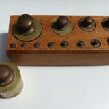 Old 1kg balance with full weight box