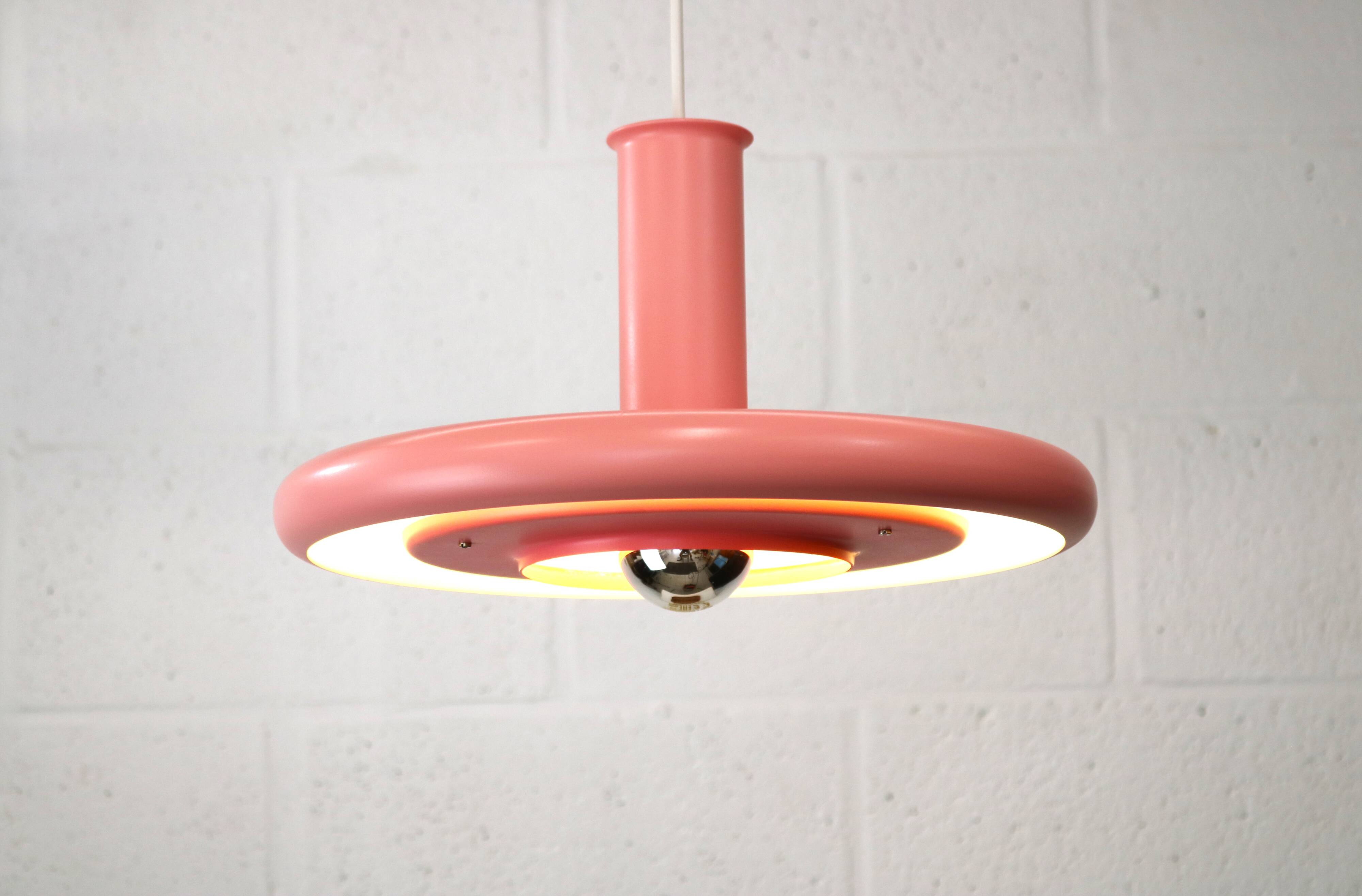 Amazing Fog & Morup 35 cm hanglamp - model Optima in pink color - designed