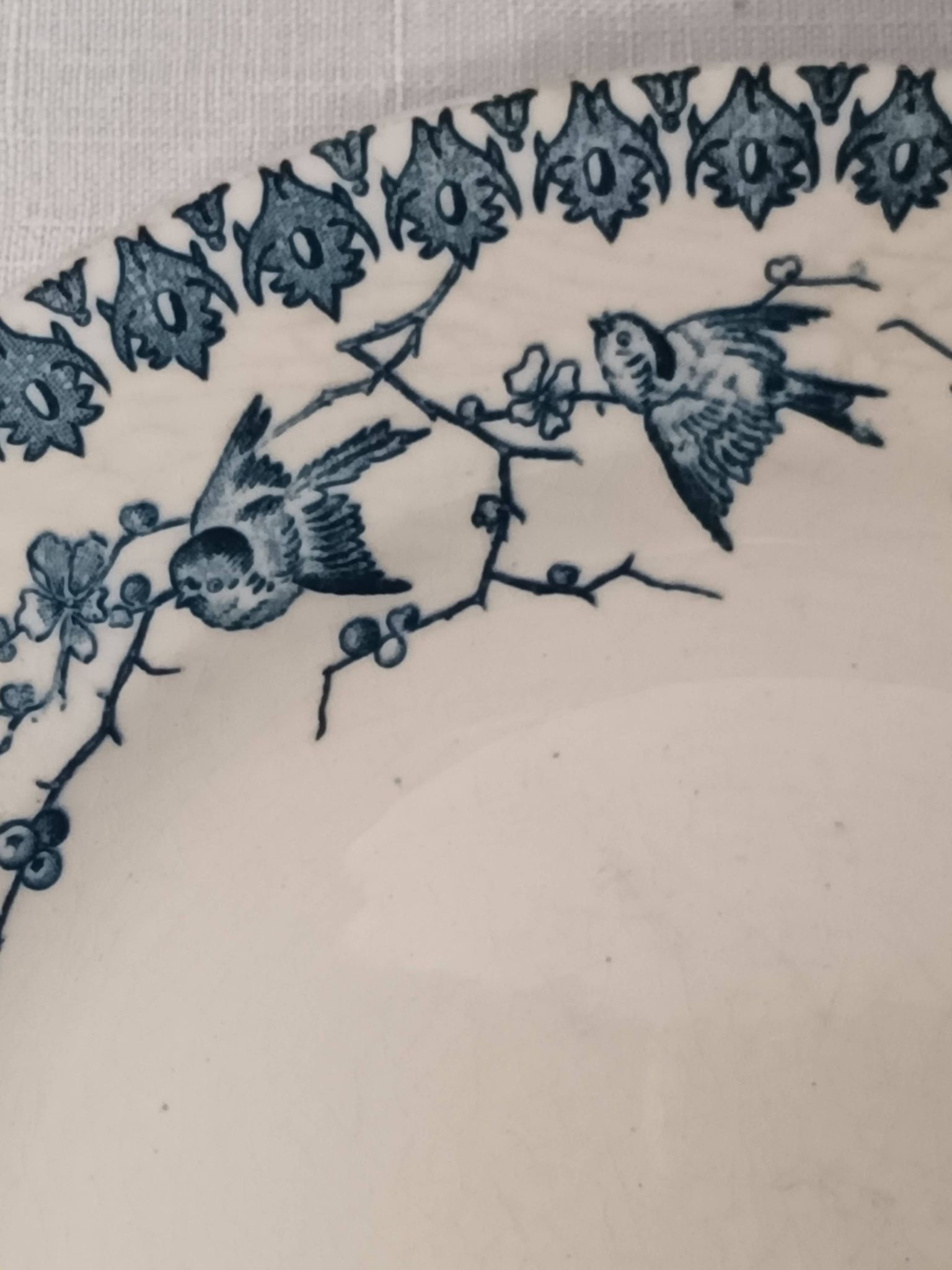 Set of three plates