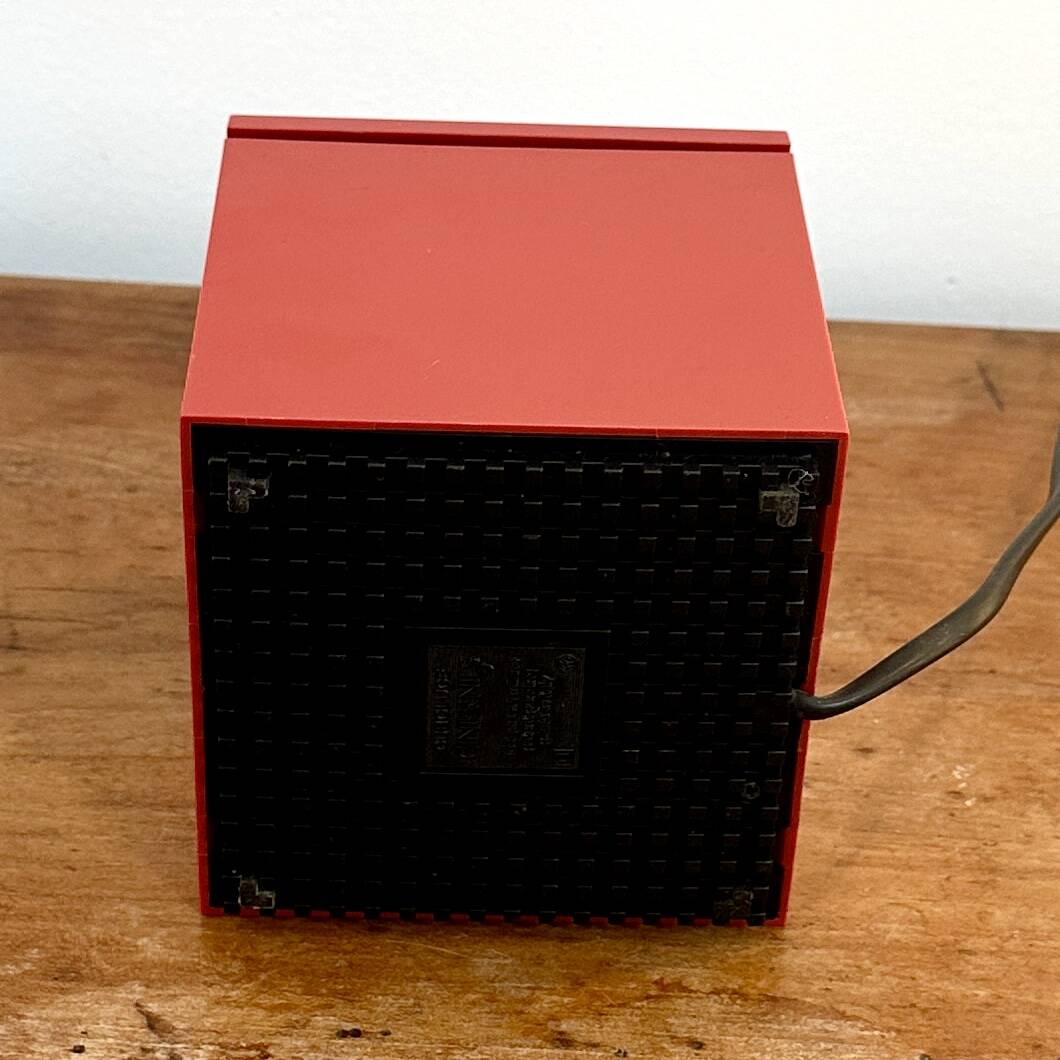 Cini & nils lamp – iconic opi milano design - model: cuboluce red