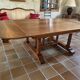 Table ancienne en noyer massif