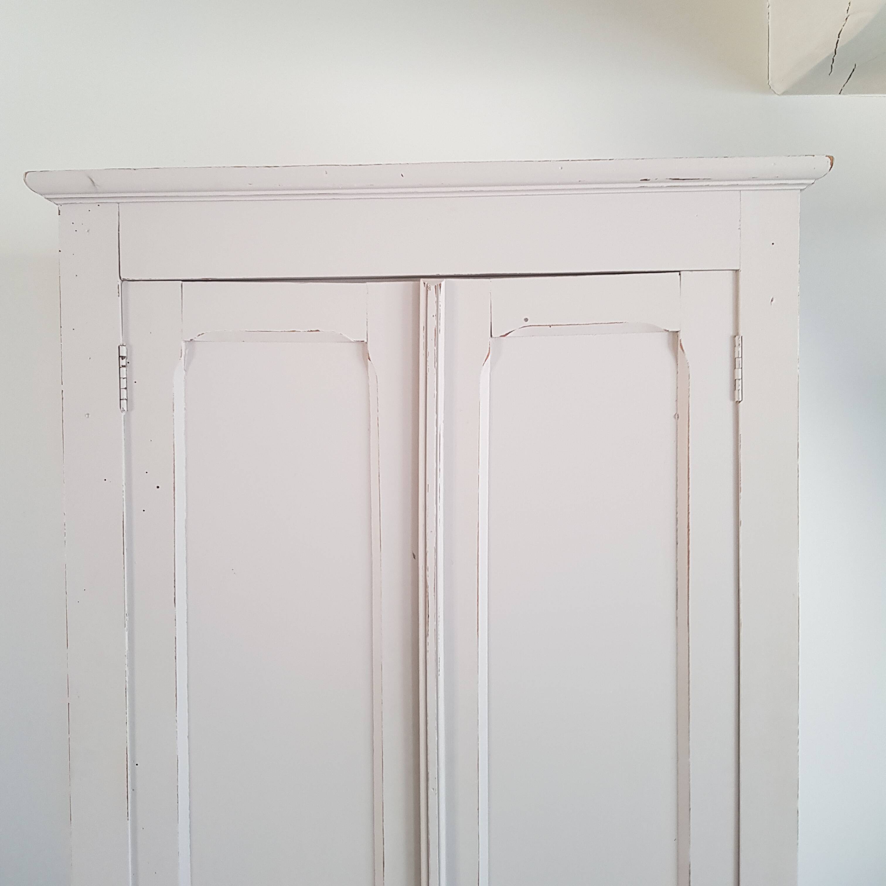 Parisian wardrobe in pearl grey, 50s