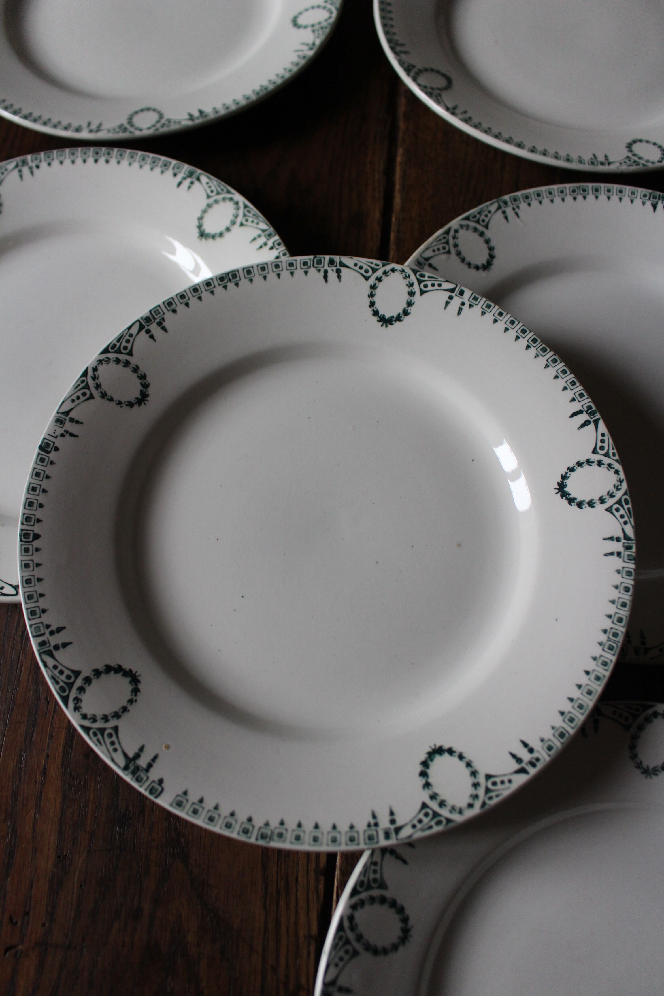 Lot 6 flat plates green Saint Amand