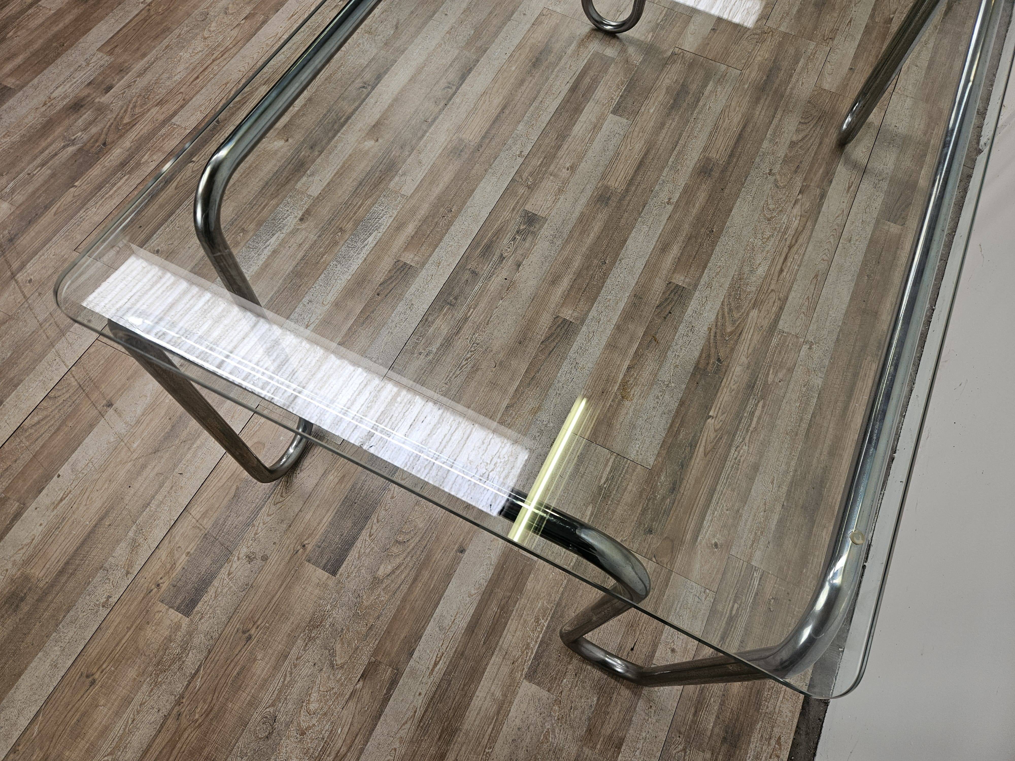 1970s Bauhaus table in chromed tubular steel and glass