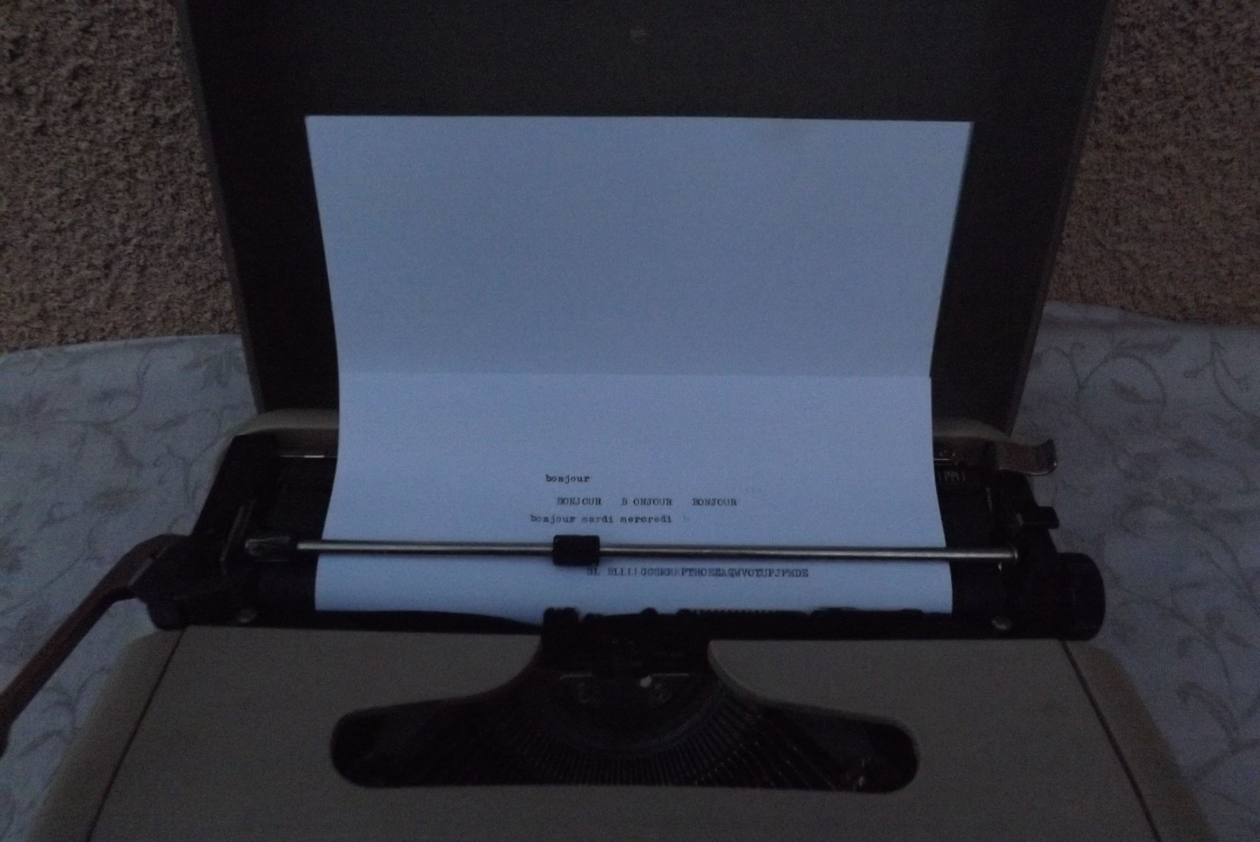 Vintage Machine to write portable Underwood 319