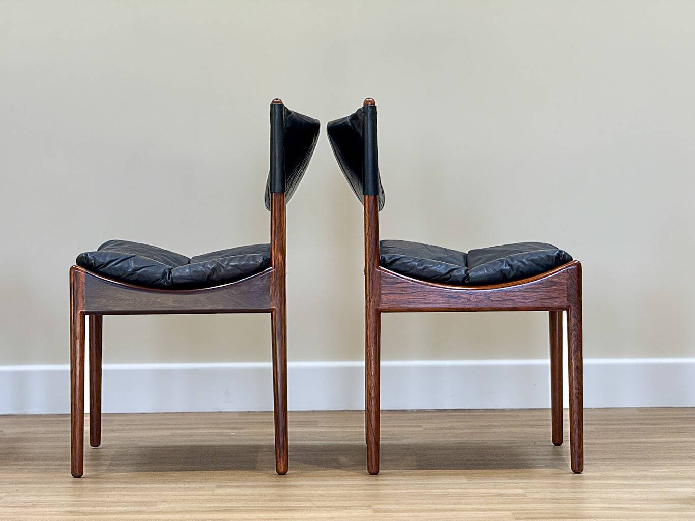 Extendable dining room table and chairs (by Kristian Solmer Vedel)