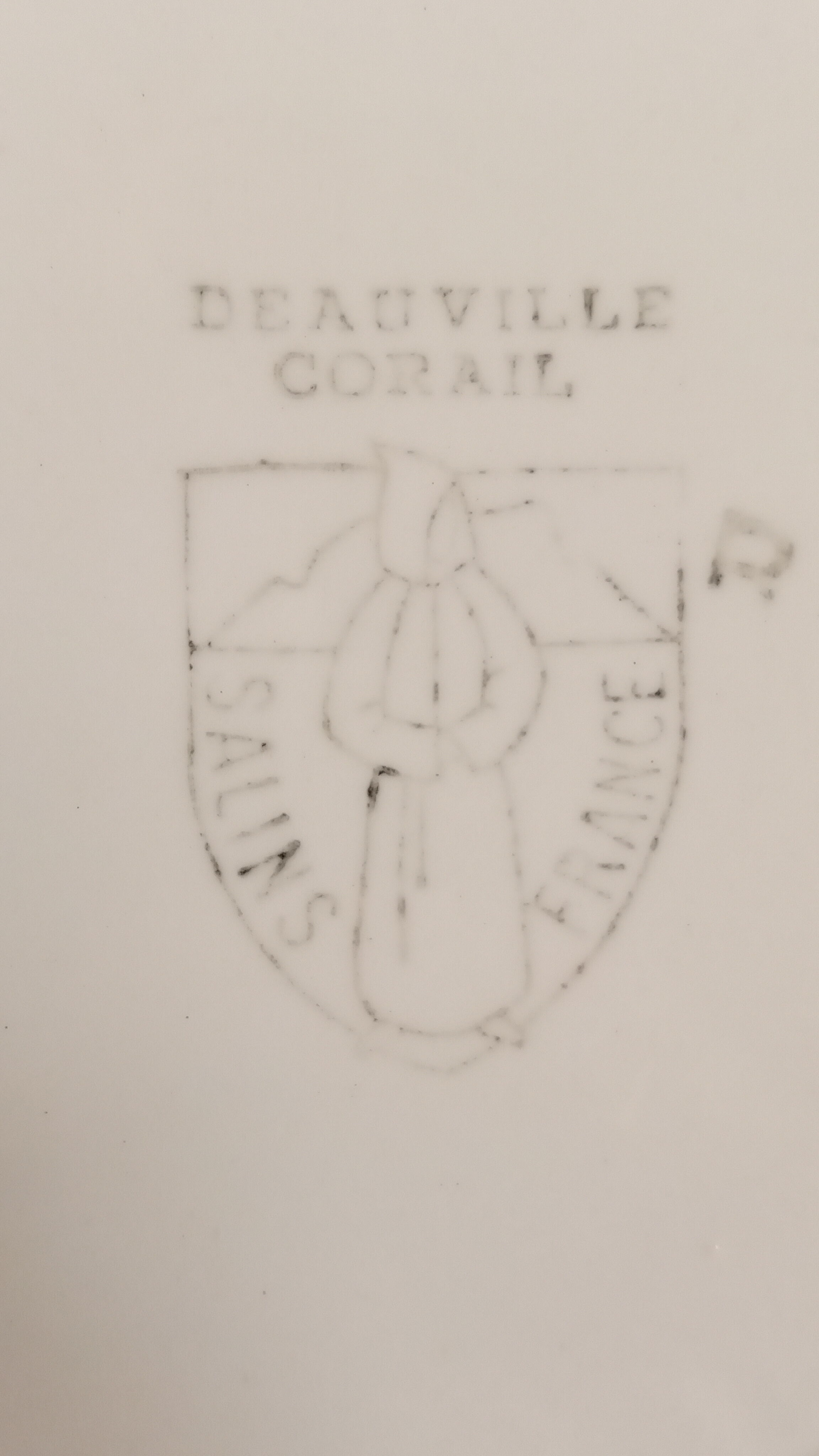 Six Salins Deauville plates