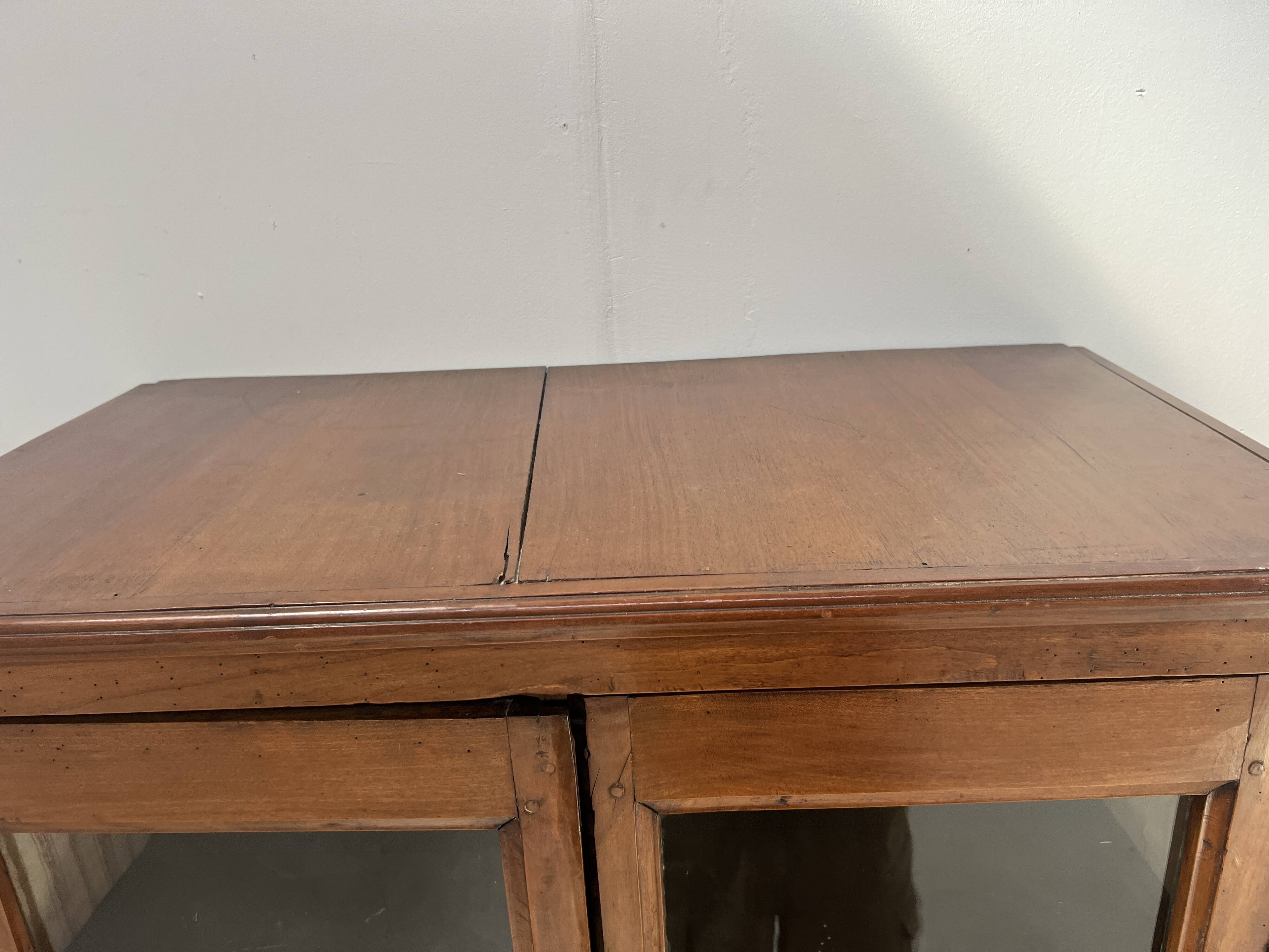 Pair of display cabinets in solid cherry wood from the 19th century.