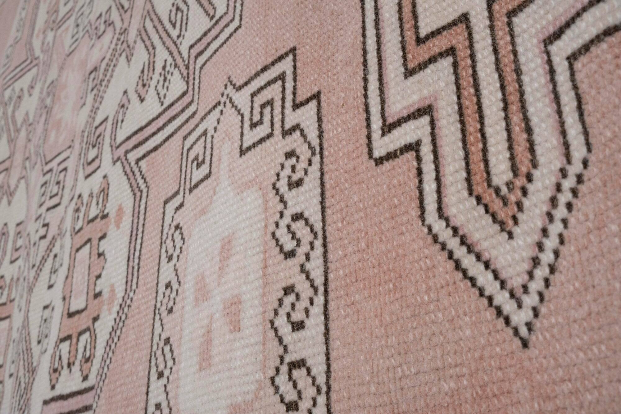 Vintage handmade Turkish rug 175x225 cm