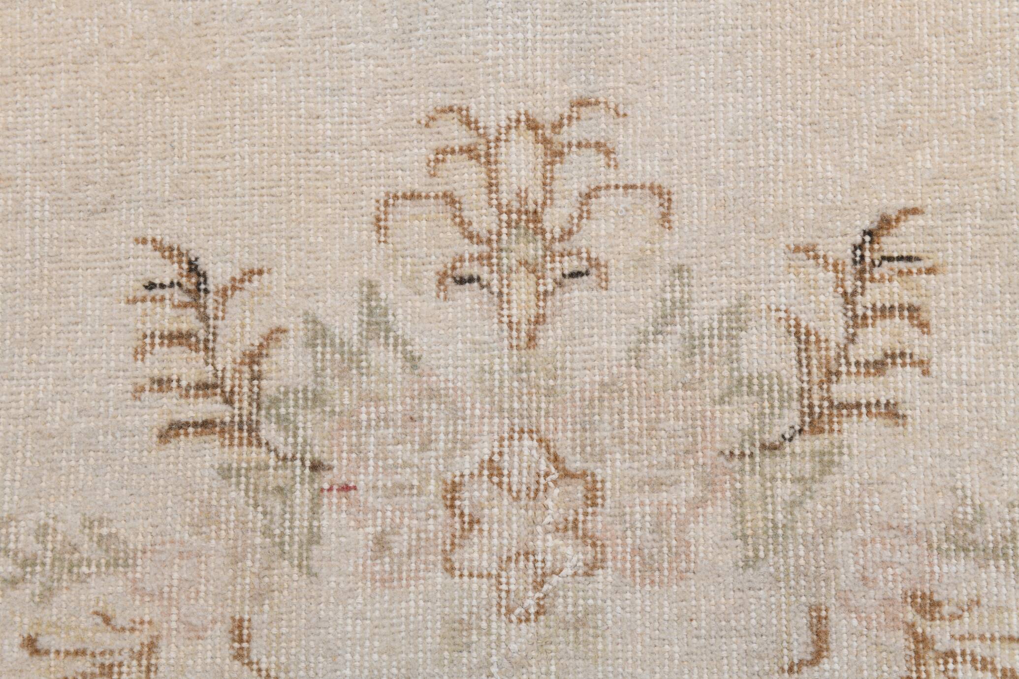 Tapis Aubusson ancien tons beiges et roses, élégant et raffiné, 209x335 Cm