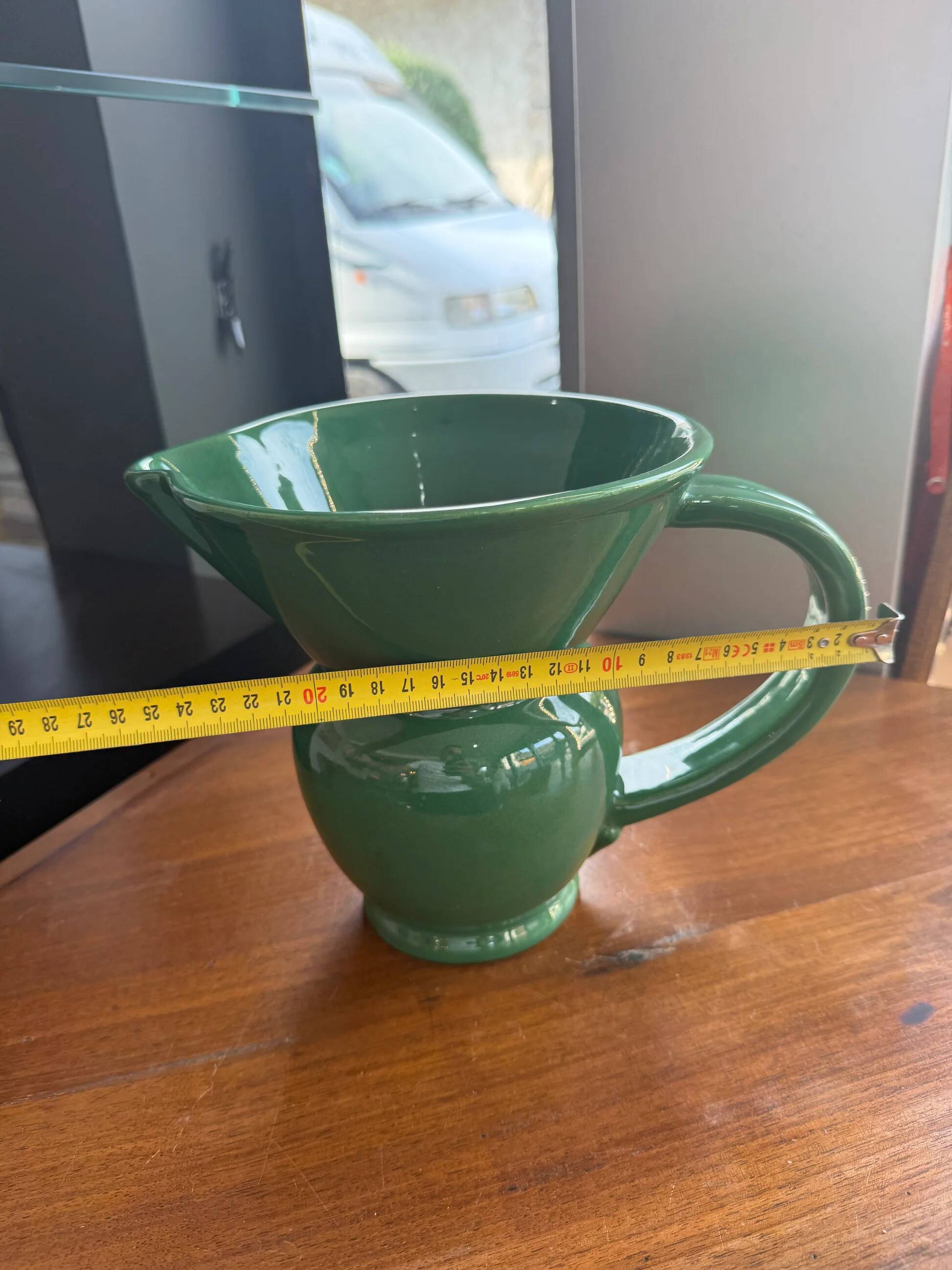 Pichet, pot à eau en faïence émaillée verte – HB Quimper, période art déco