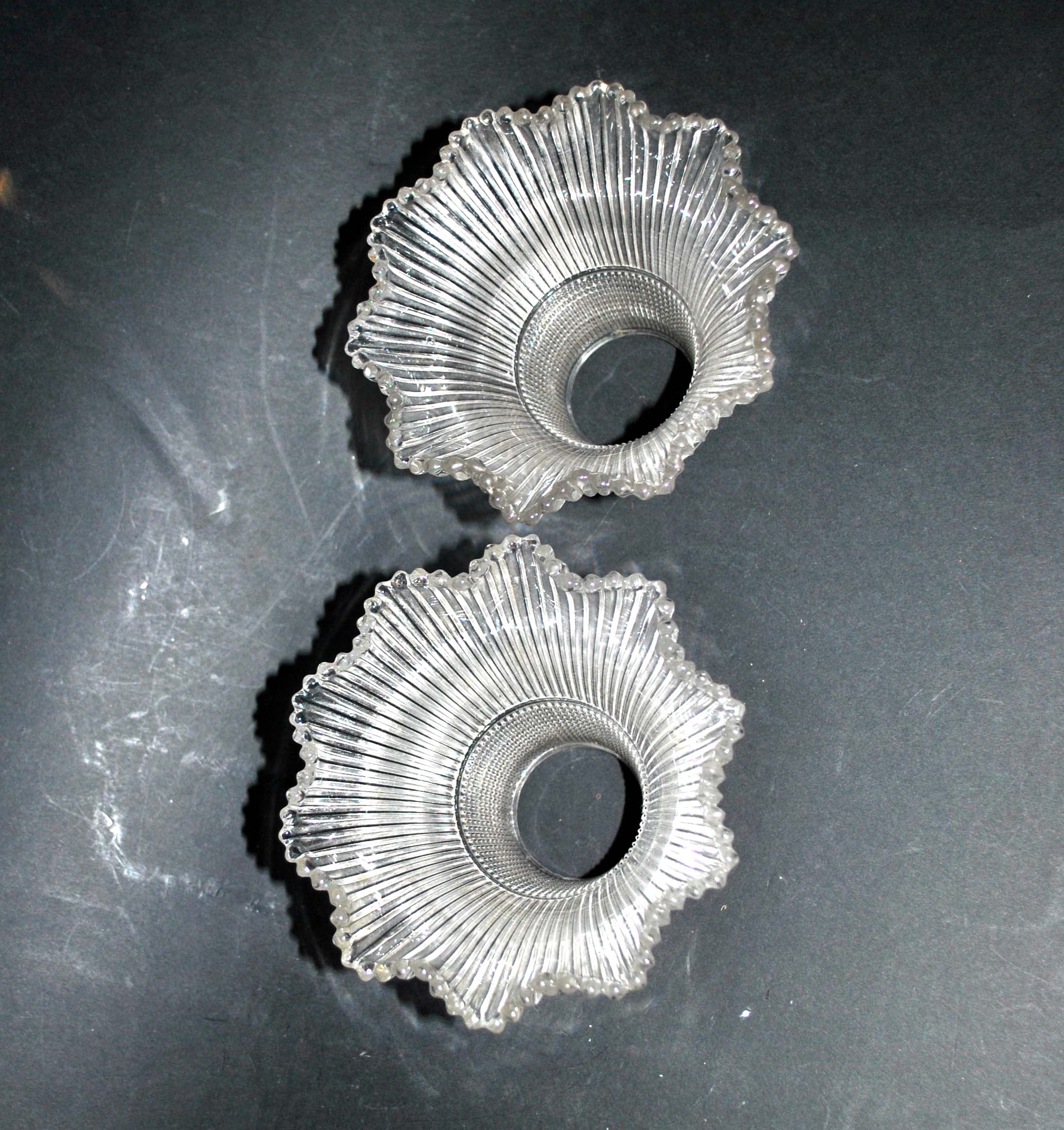 Set of 2 glasses of lamps