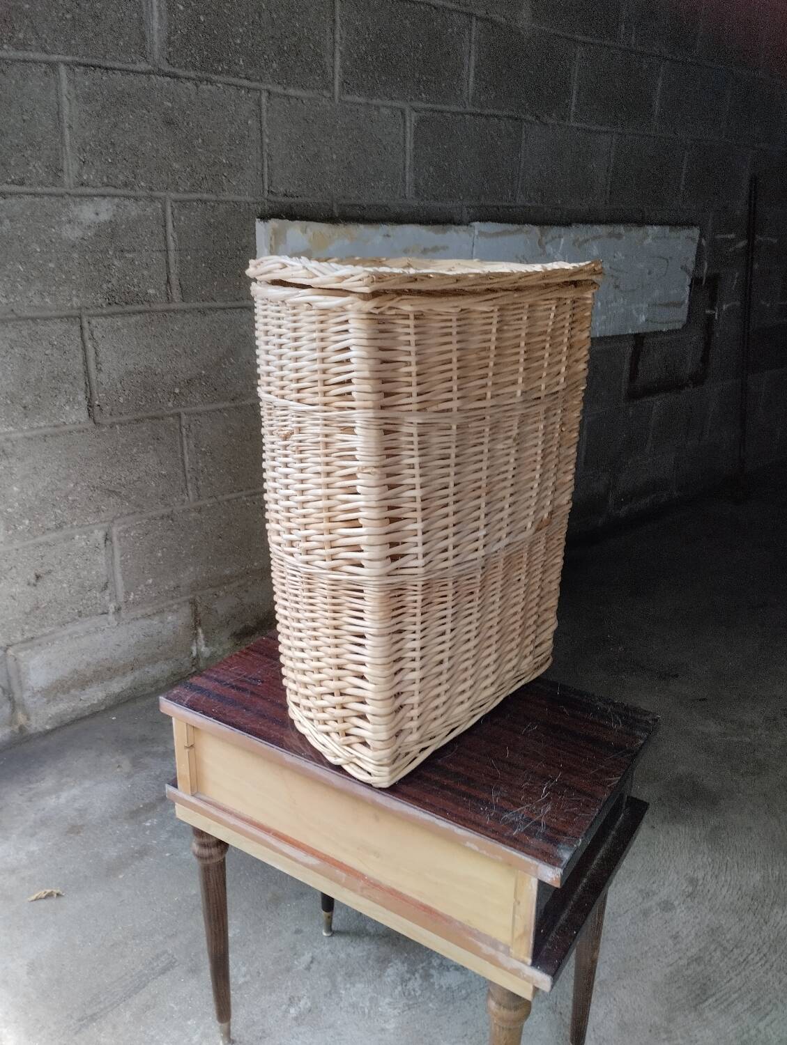 White rattan laundry basket