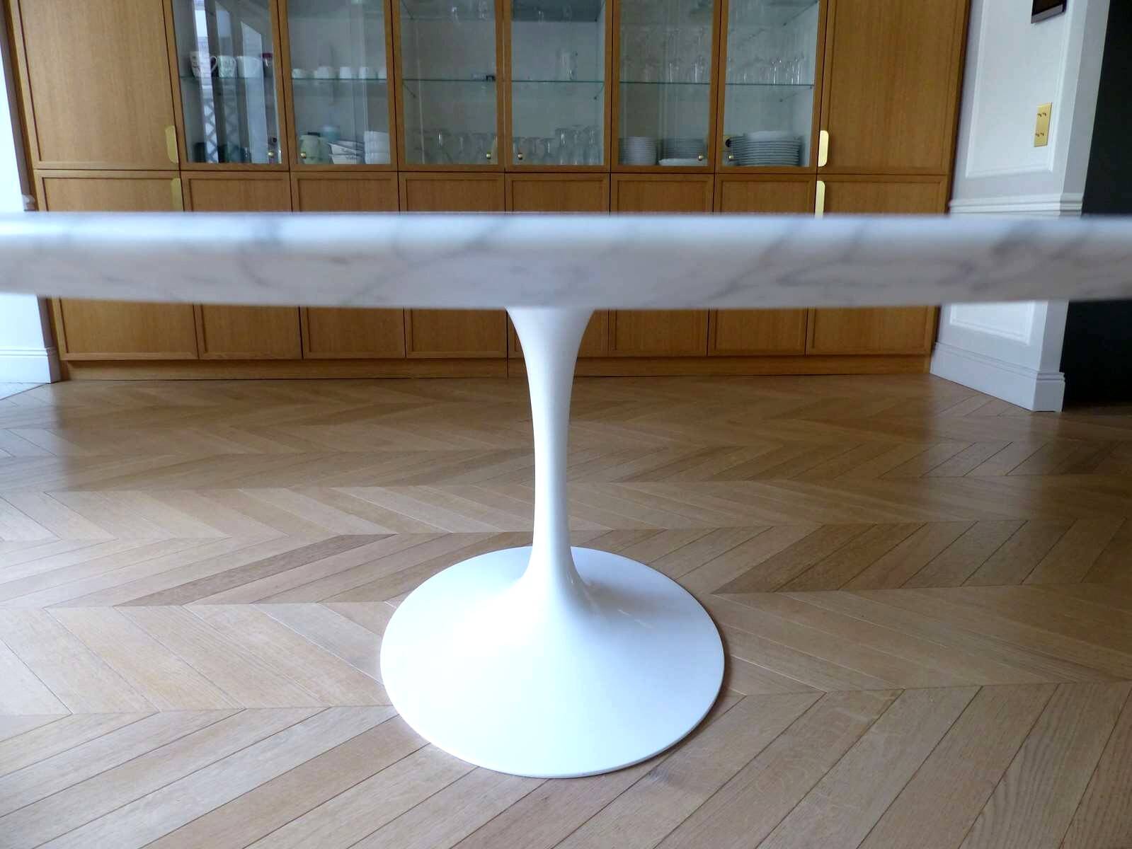 Saarinen Dining Table - Oval Statuarietto Marble KNOLL Eero Saarinen