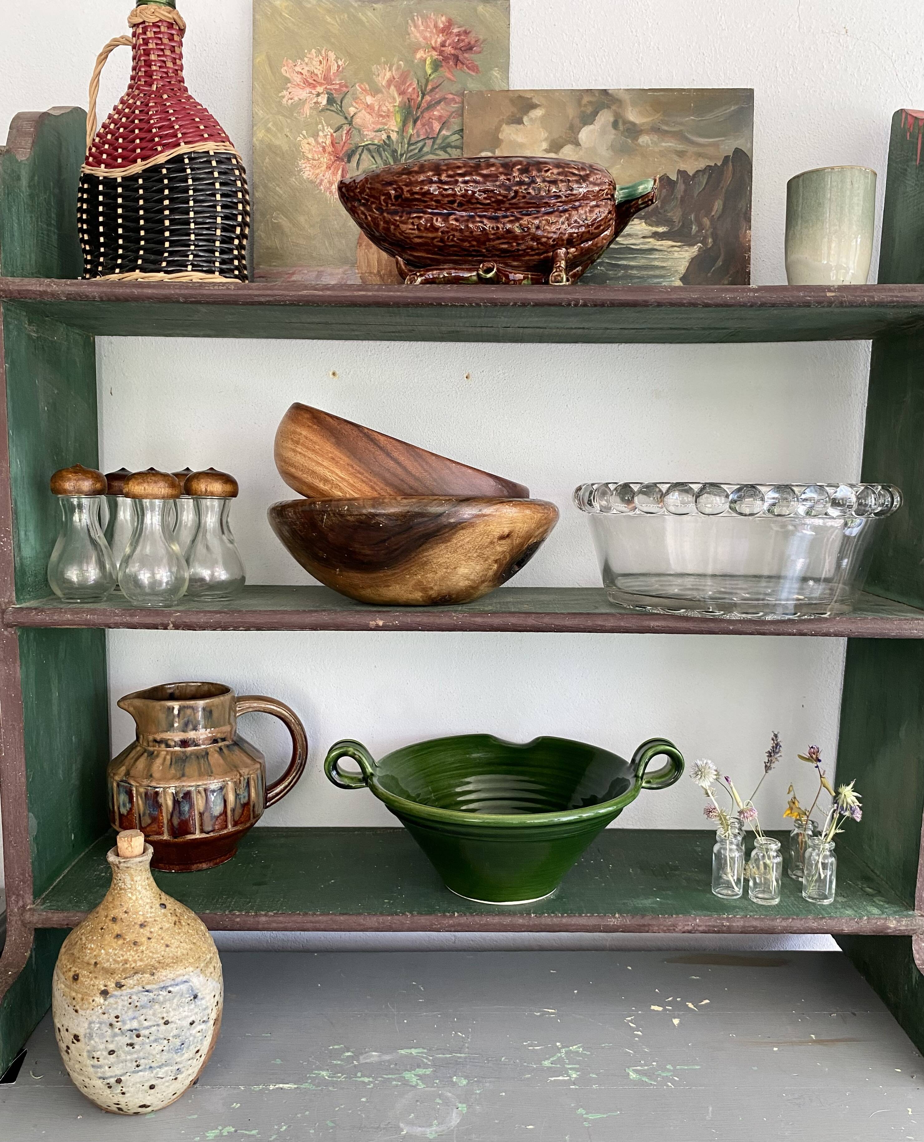 Moulded glass salad bowl