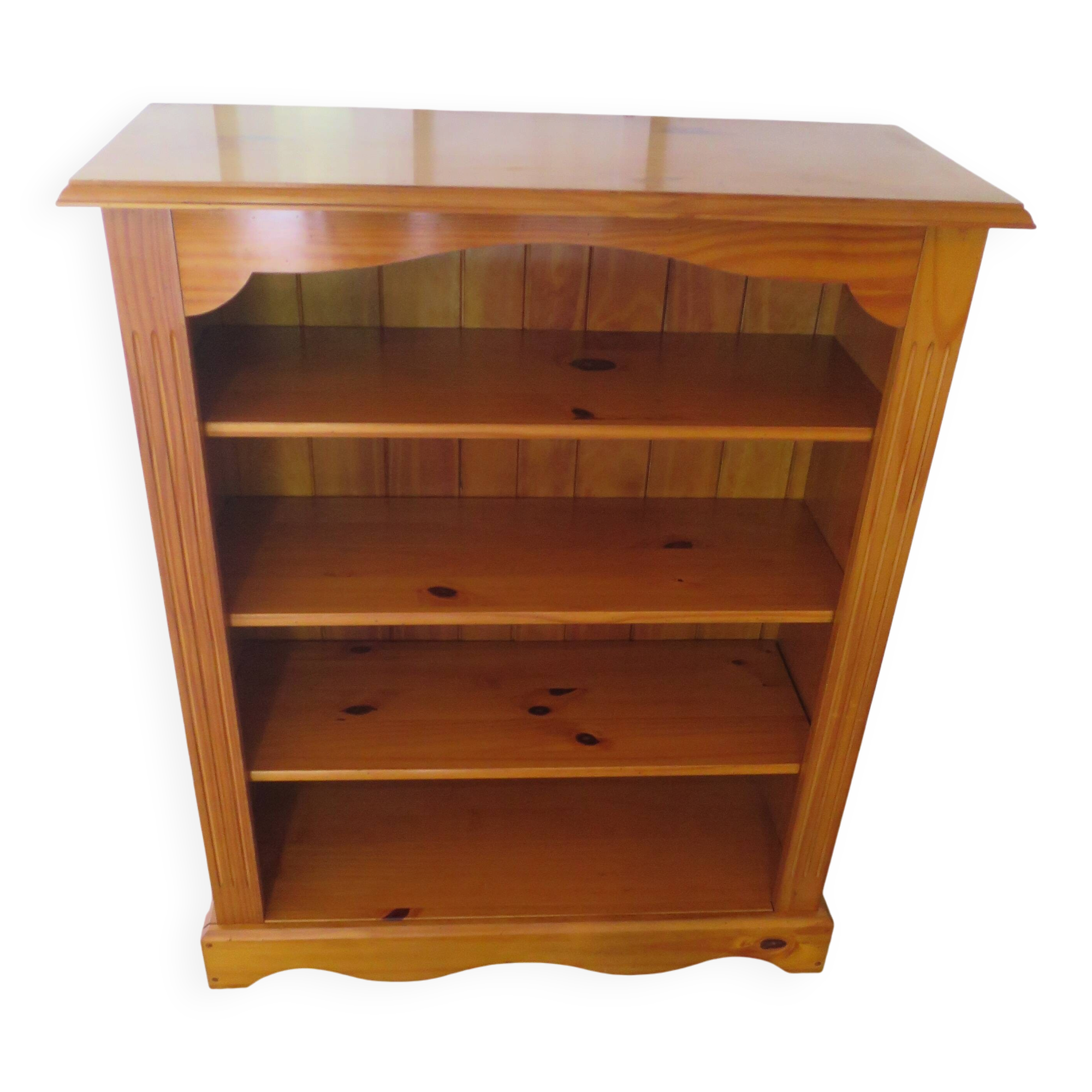 Solid wood bookshelf