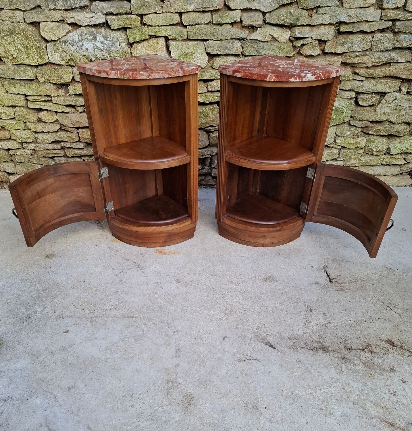 Corner bedside tables, in walnut