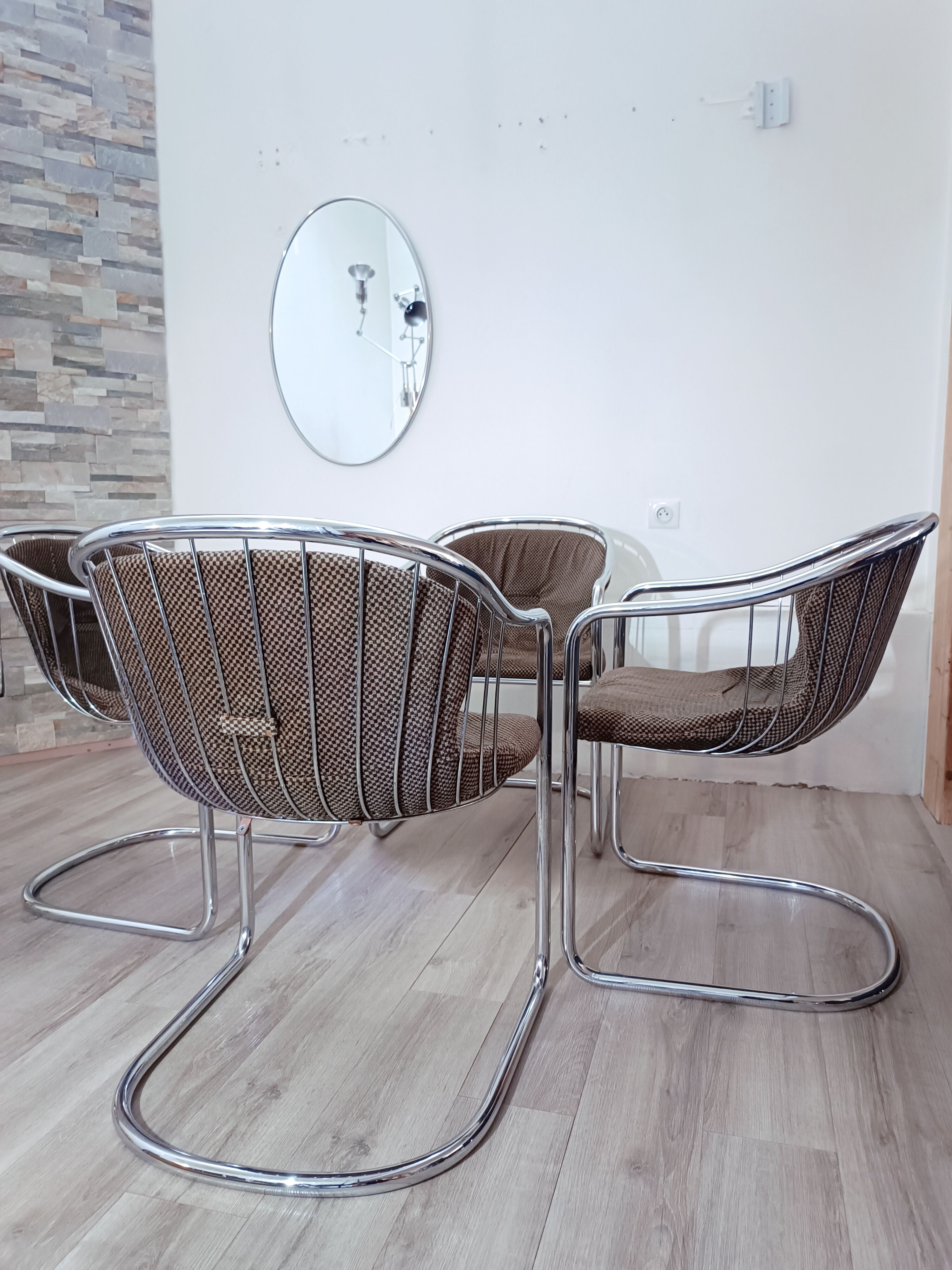 Chaises cantilever par Gastone Rinaldi pour Rima 1970s