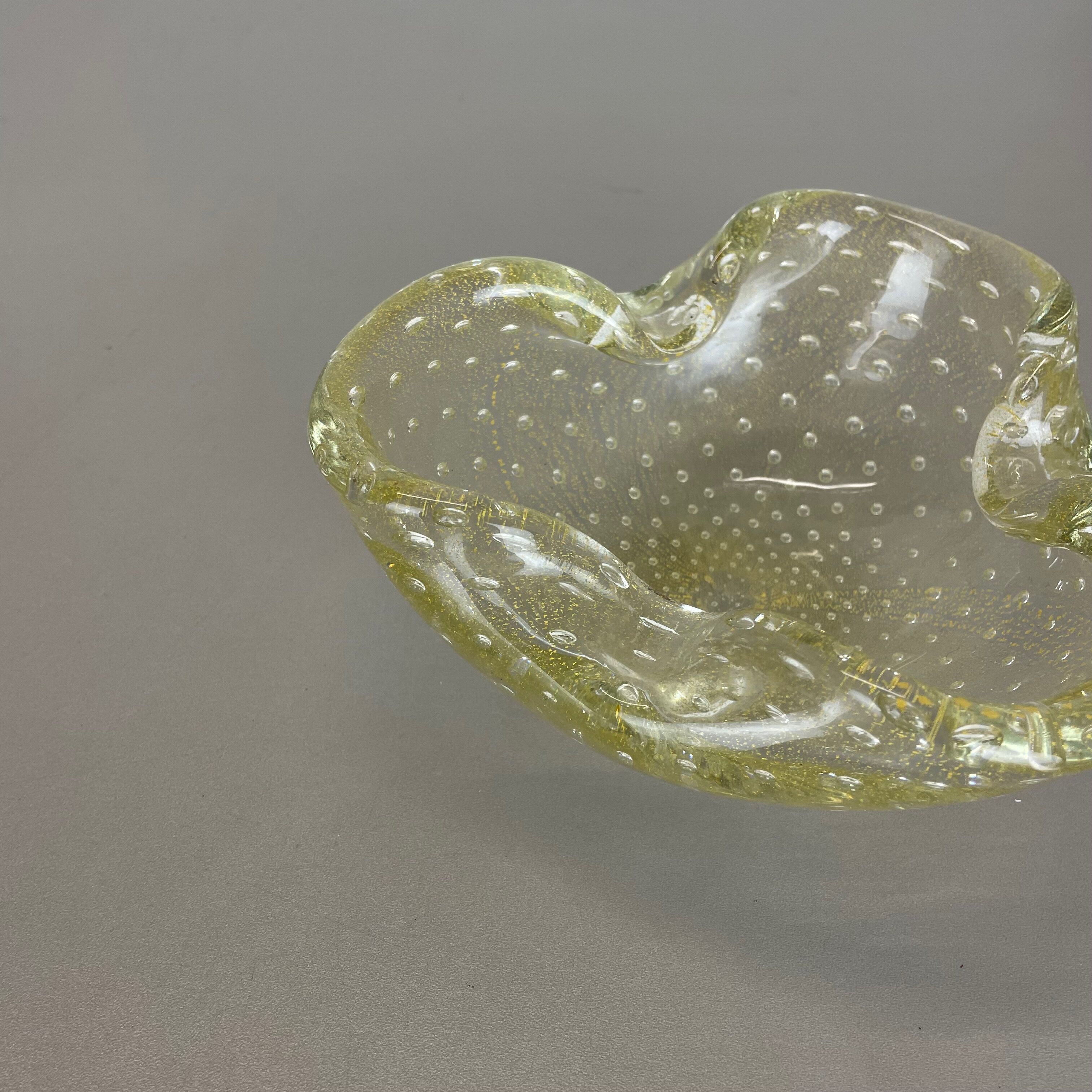 Murano Glass "Gold Dust Bubble" Bowl Element Shell Ashtray Murano, Italy, 1970s