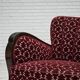 Fauteuil danois des années 1960, revêtement en velours rouge cerise, bois de chêne.