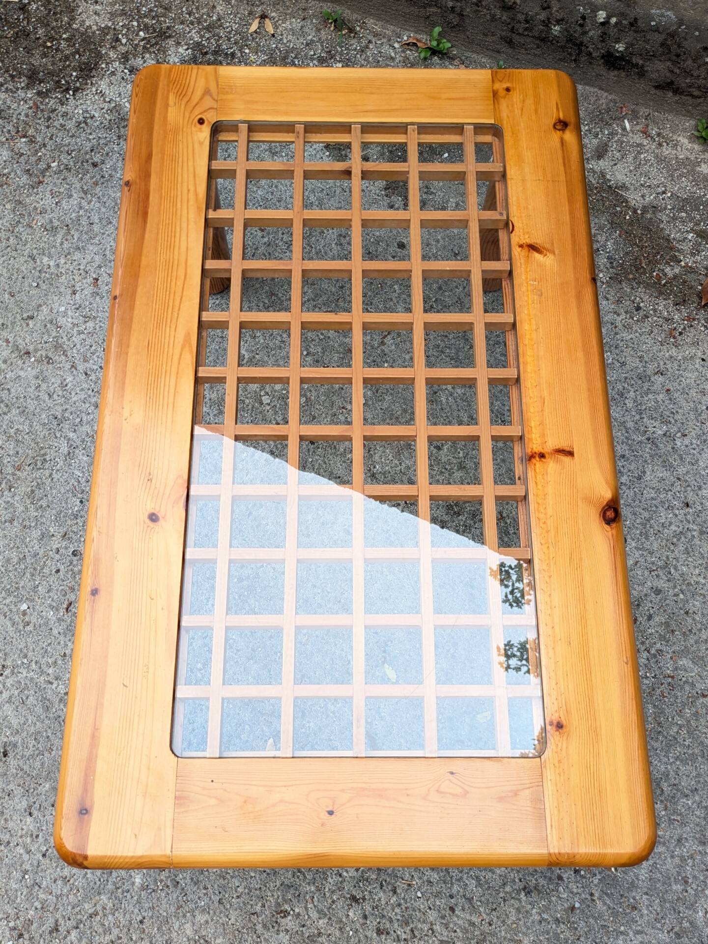 Lattice coffee table in pine and glass, France, 1980
