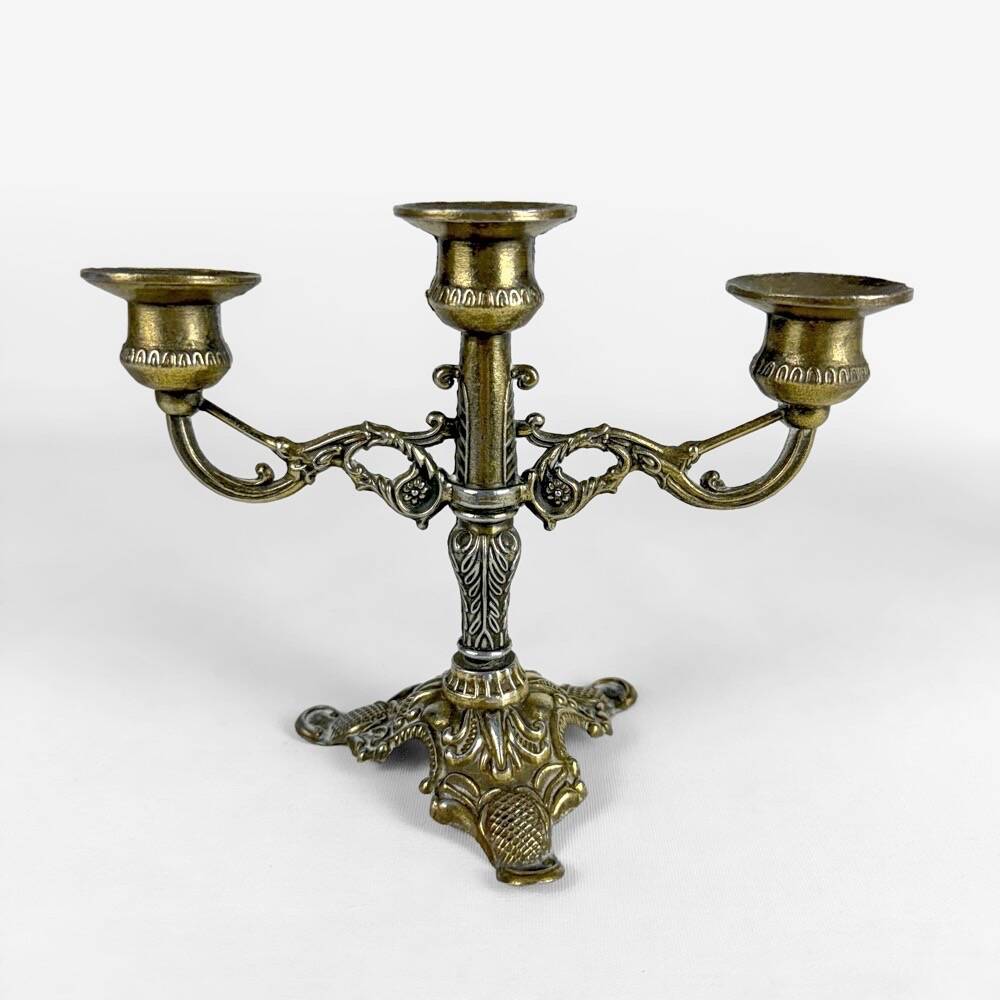 Paire de chandeliers rocaille métal doré