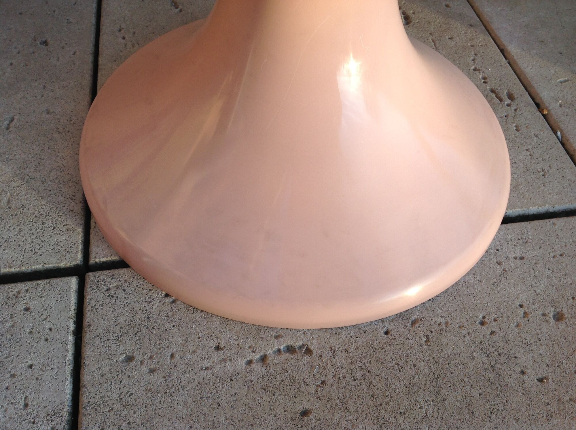 Powder pink / vintage 60s-70s tam tam stool